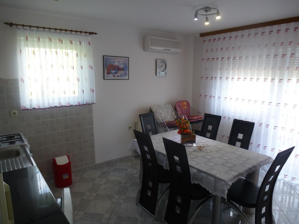 Apartments Mise Ogulin Exterior photo