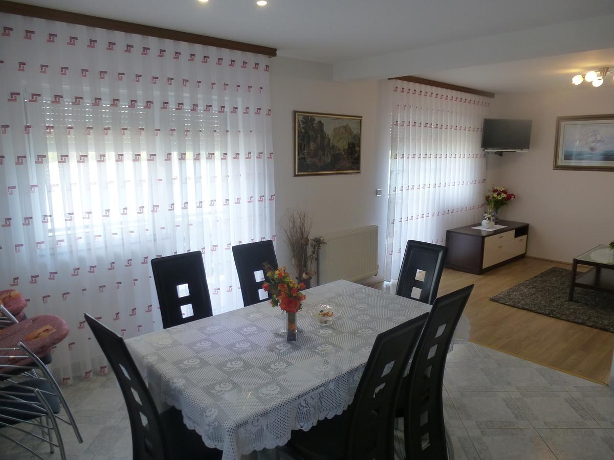 Apartments Mise Ogulin Exterior photo